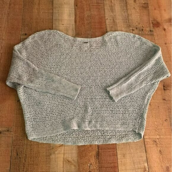 Billabong womens size medium oversized Crocheted oven weave crop top light blue - Picture 7 of 9